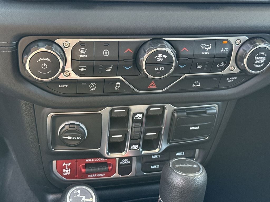 New 2026 Jeep Gladiator Mojave - photo - 28