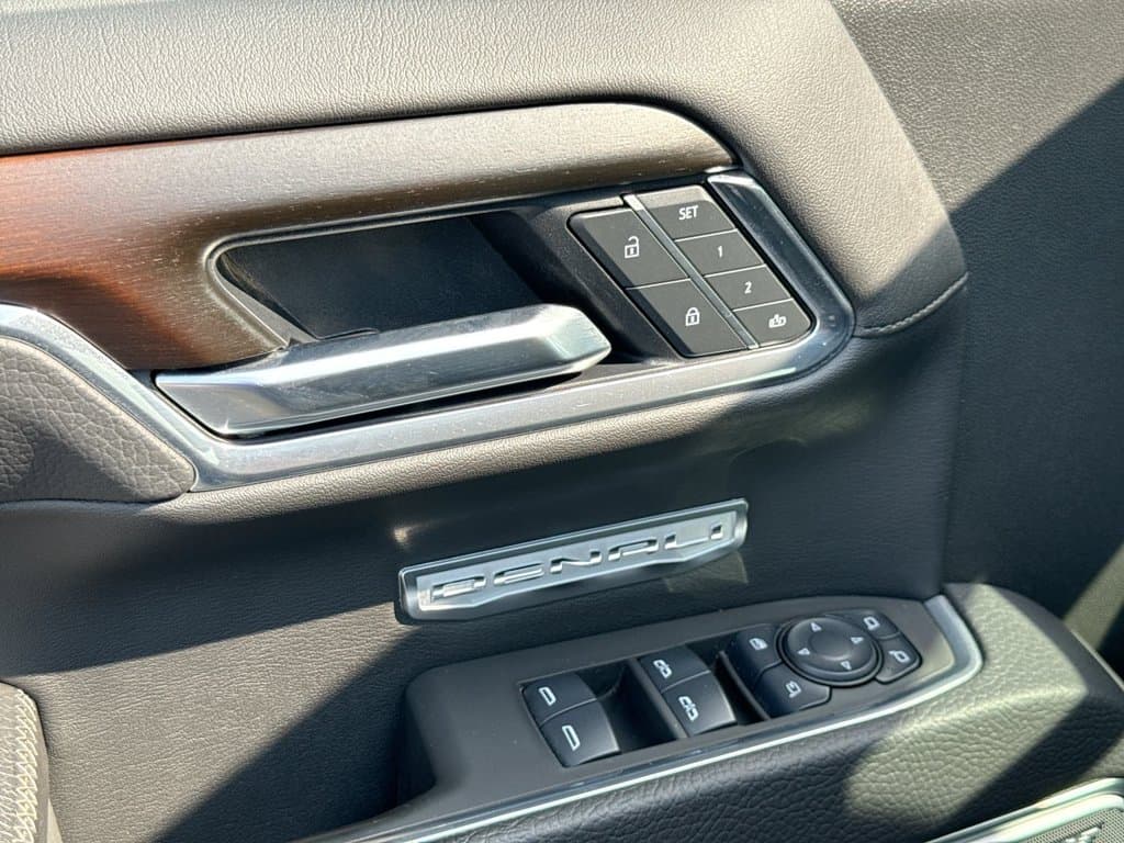 Pre-Owned 2025 GMC Sierra 1500 Denali - photo - 19