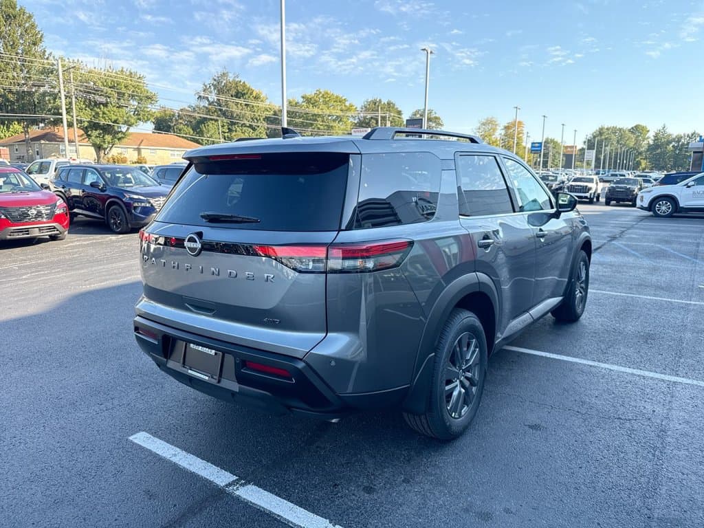 New 2026 Nissan Pathfinder SV - photo - 12