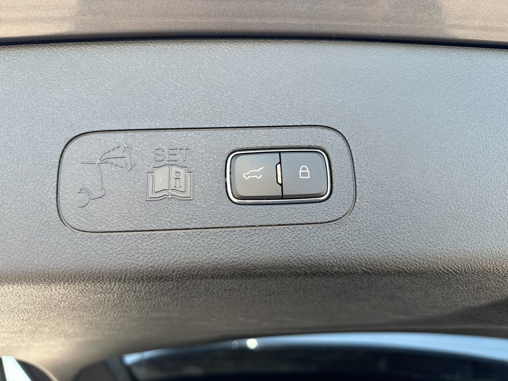 Pre-Owned 2023 Lincoln Aviator Standard - photo - 17