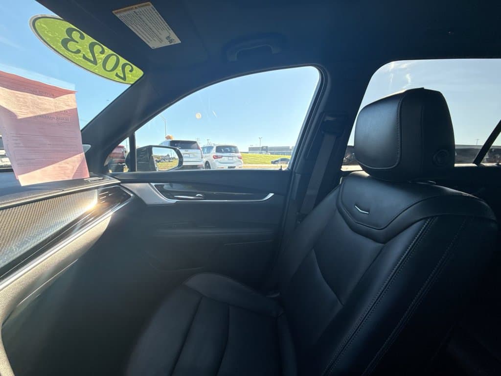 Pre-Owned 2023 Cadillac XT6 Sport - photo - 32