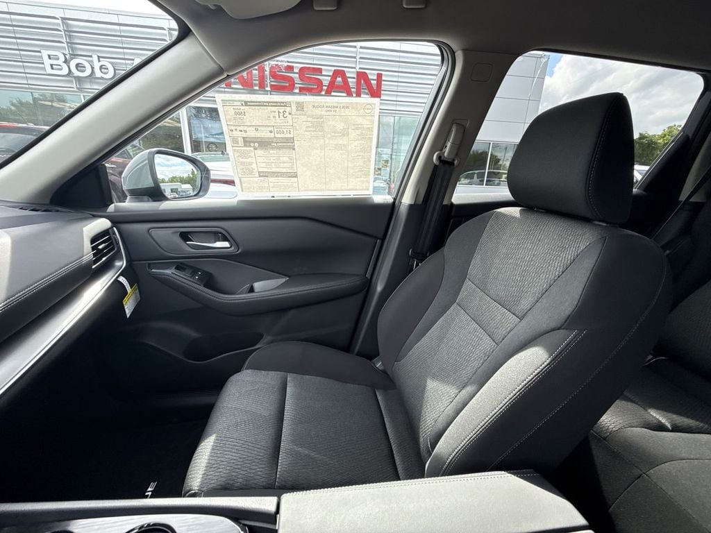 New 2026 Nissan Rogue SV - photo - 30