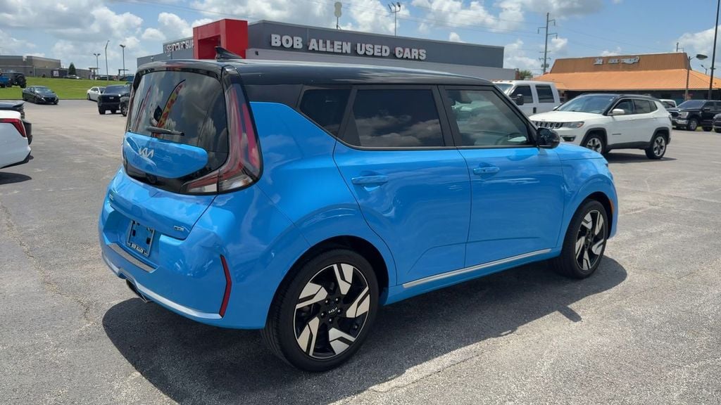 Pre-Owned 2024 Kia Soul GT-Line - photo - 6