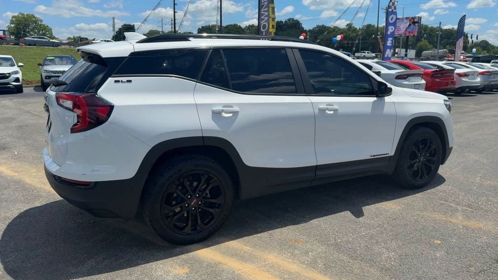 Pre-Owned 2022 GMC Terrain SLE - photo - 6
