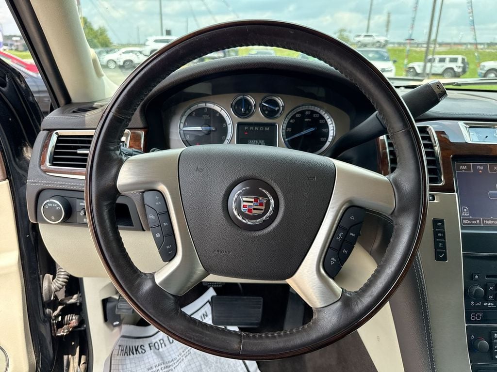 Pre-Owned 2014 Cadillac Escalade Platinum Edition - photo - 17