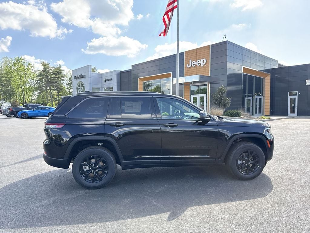 New 2026 Jeep Grand Cherokee Altitude - photo - 13
