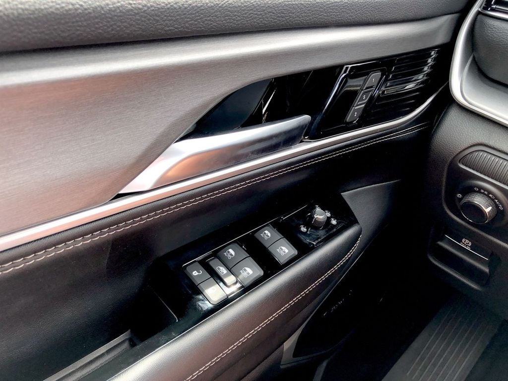 New 2026 Jeep Grand Wagoneer Limited Altitude - photo - 13