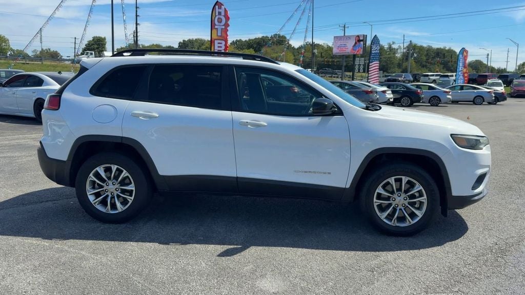Pre-Owned 2022 Jeep Cherokee Latitude Lux - photo - 7