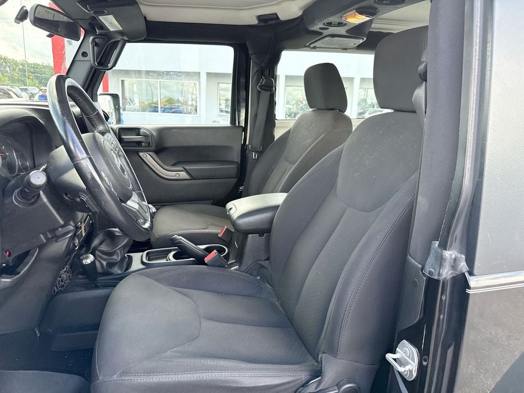 Pre-Owned 2015 Jeep Wrangler Sport - photo - 11