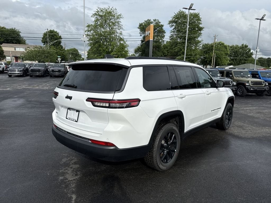 New 2026 Jeep Grand Cherokee L Altitude - photo - 12
