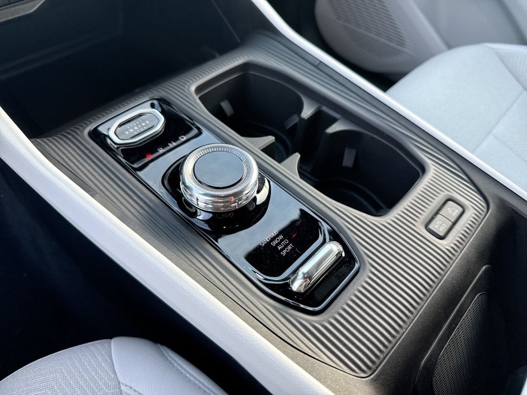 New 2026 Jeep Cherokee Laredo - photo - 25