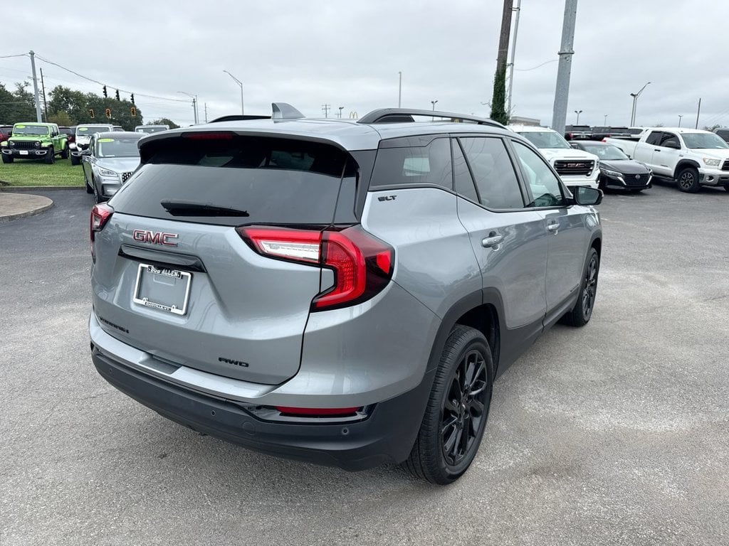 Pre-Owned 2024 GMC Terrain SLT - photo - 12