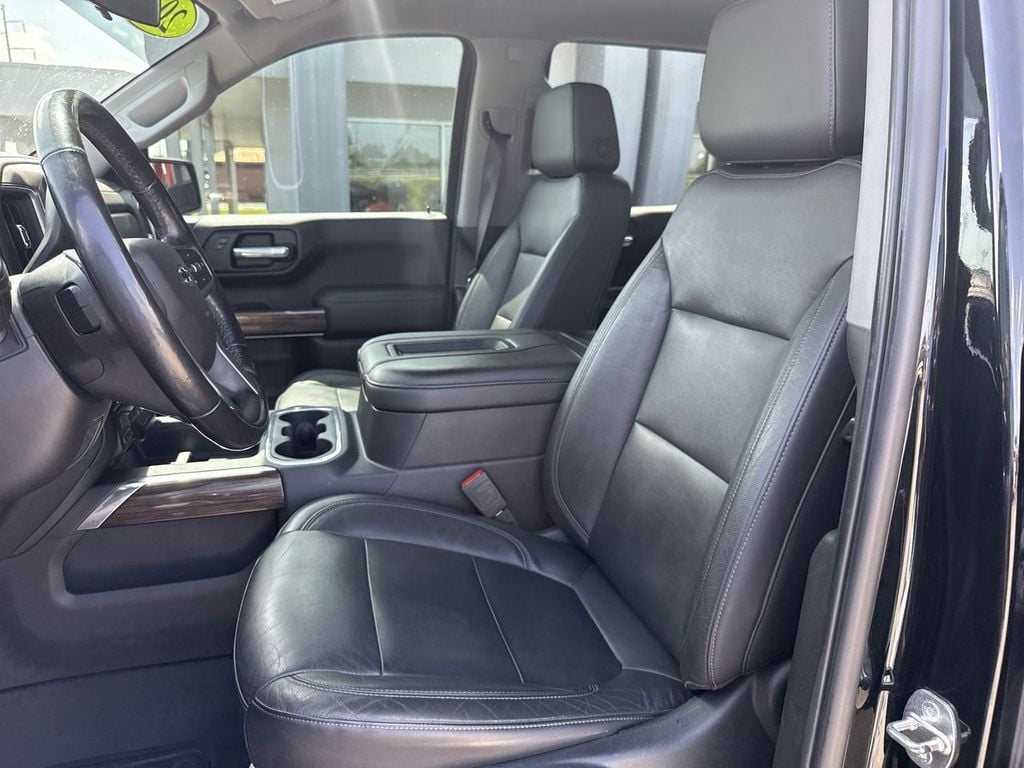 Pre-Owned 2020 Chevrolet Silverado 1500 RST - photo - 12