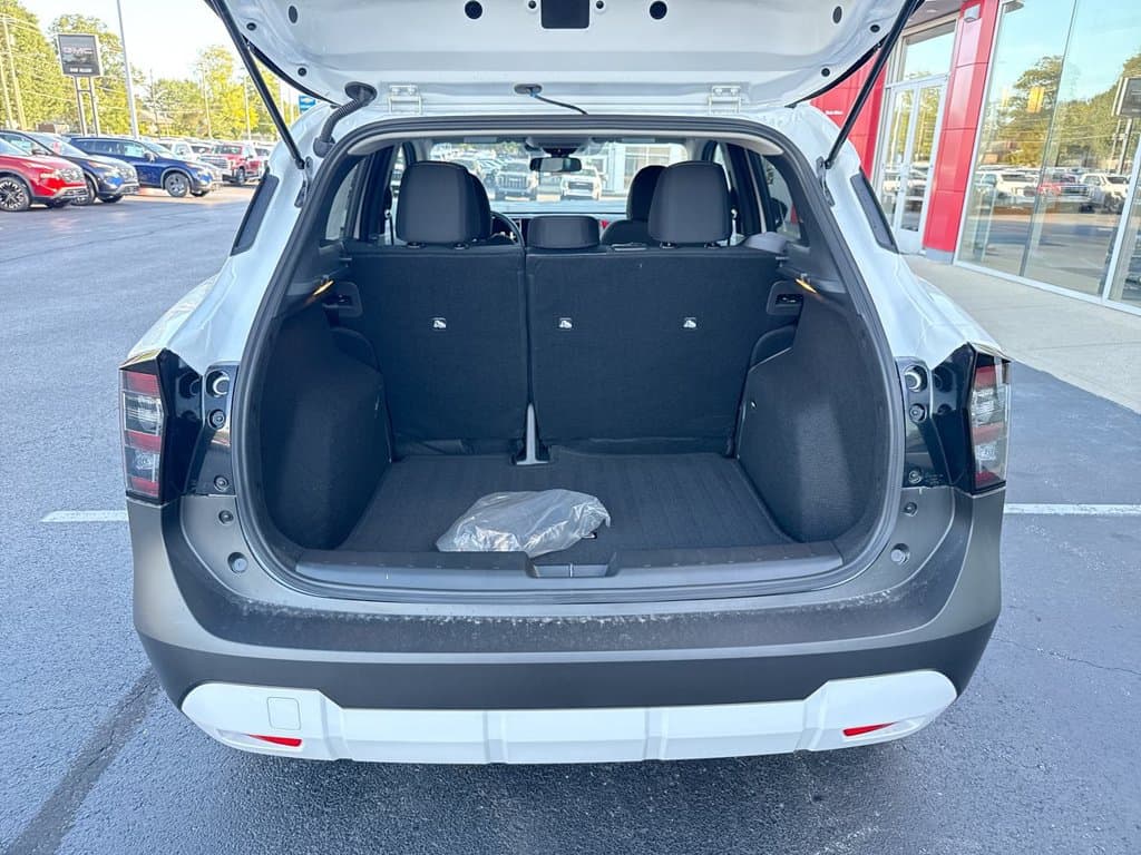 New 2027 Nissan Kicks SV - photo - 16