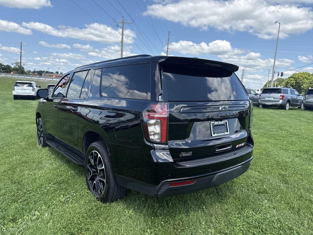 Pre-Owned 2024 Chevrolet Suburban RST - photo - 11