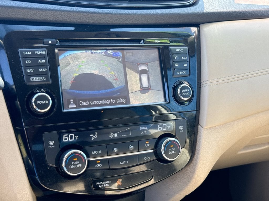 Pre-Owned 2017 Nissan Rogue SL - photo - 20
