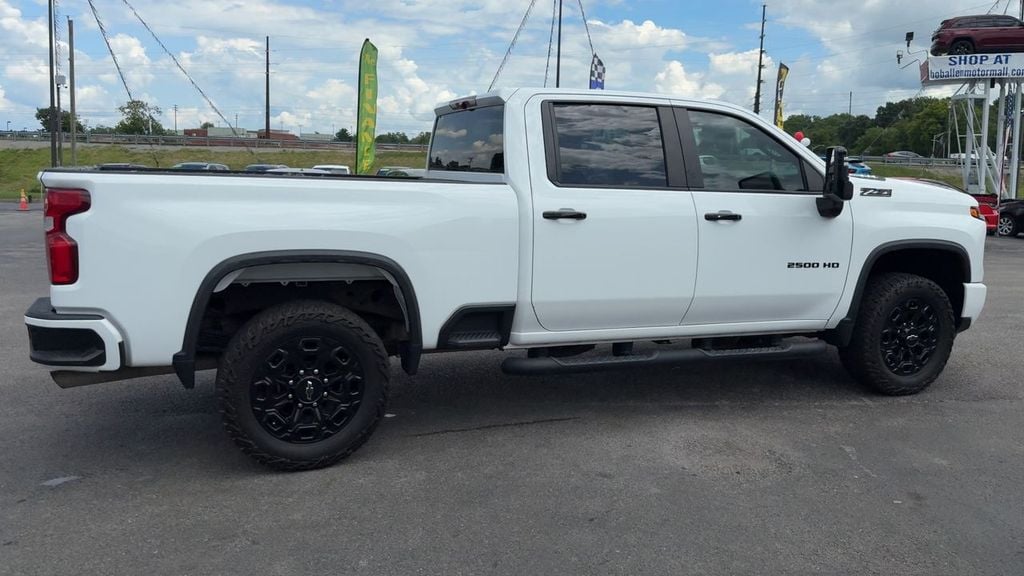 Pre-Owned 2024 Chevrolet Silverado 2500HD LT - photo - 6