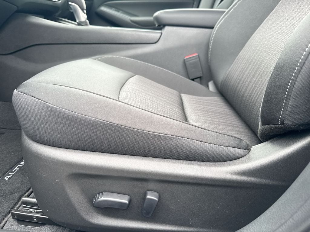 New 2026 Nissan Altima 2.5 SV - photo - 21