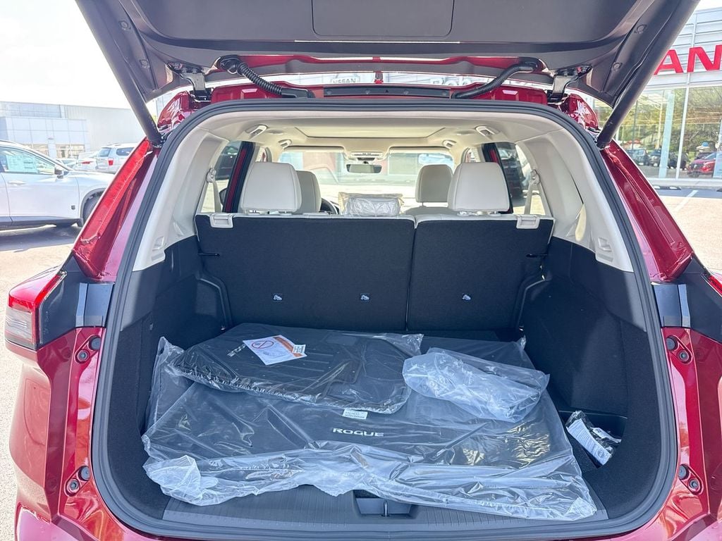 New 2026 Nissan Rogue Dark Armor - photo - 16