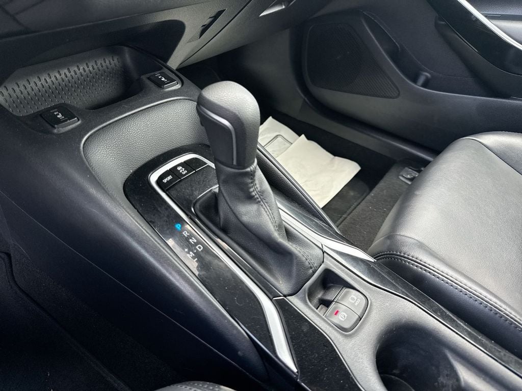 Pre-Owned 2021 Toyota Corolla XSE - photo - 25