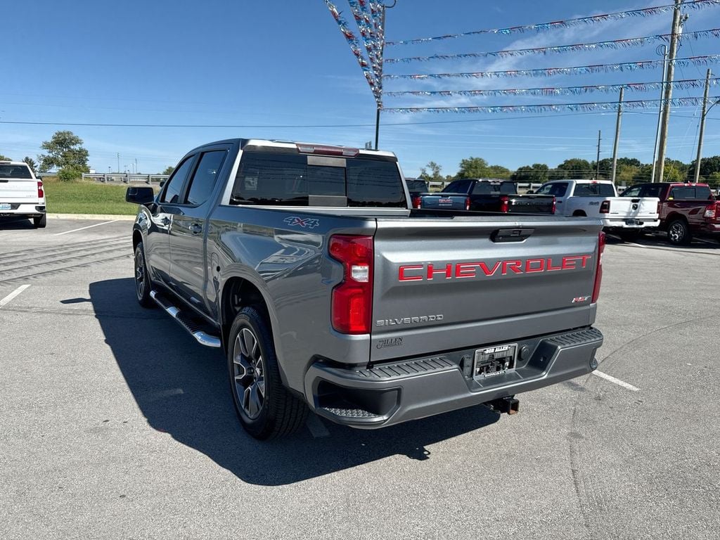 Pre-Owned 2020 Chevrolet Silverado 1500 RST - photo - 3