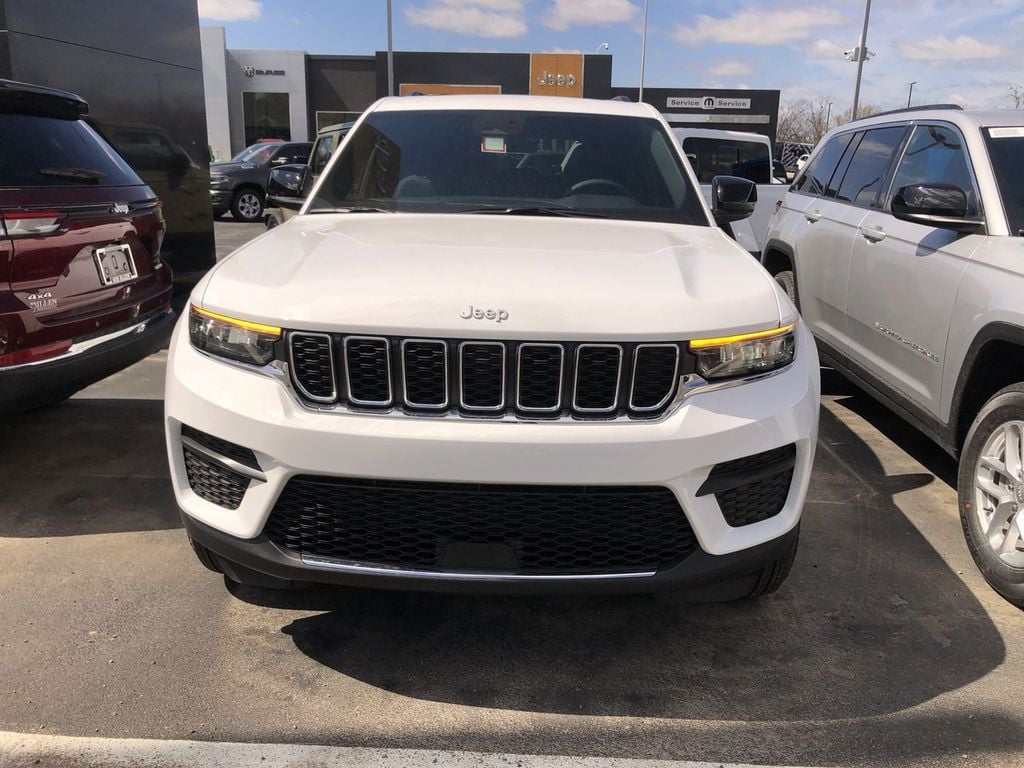 New 2026 Jeep Grand Cherokee Laredo X - photo - 15