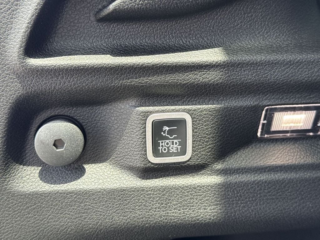 New 2026 Jeep Grand Cherokee L Altitude - photo - 17