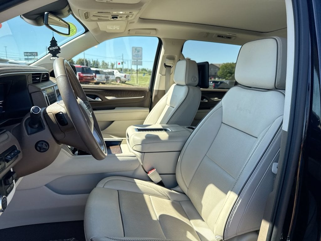 Pre-Owned 2023 GMC Yukon XL Denali - photo - 23