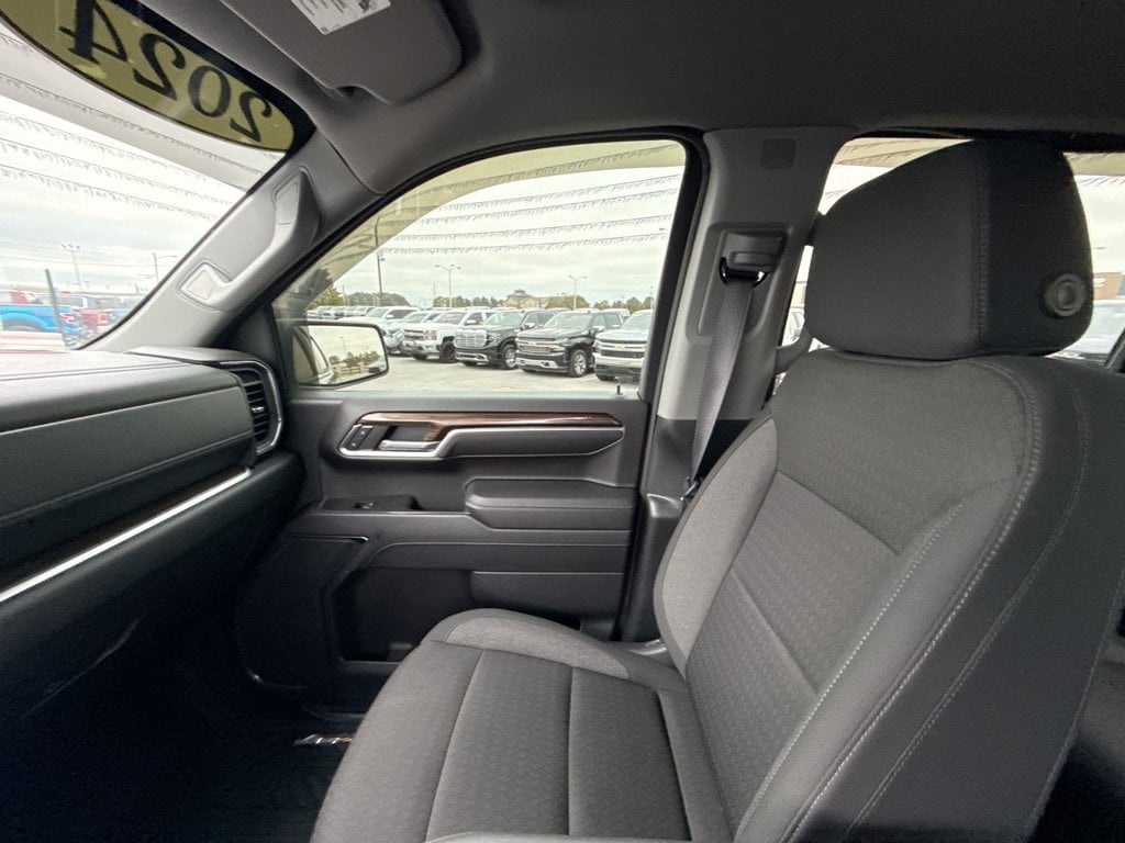 Pre-Owned 2024 Chevrolet Silverado 1500 RST - photo - 30