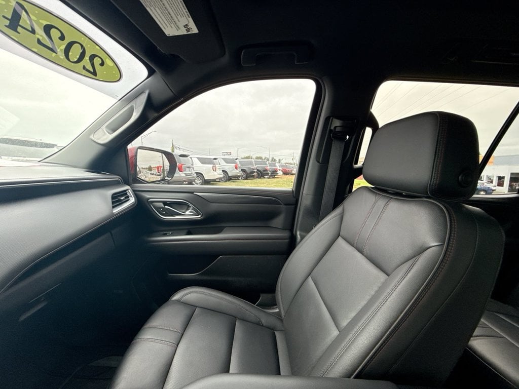 Pre-Owned 2024 Chevrolet Tahoe RST - photo - 32