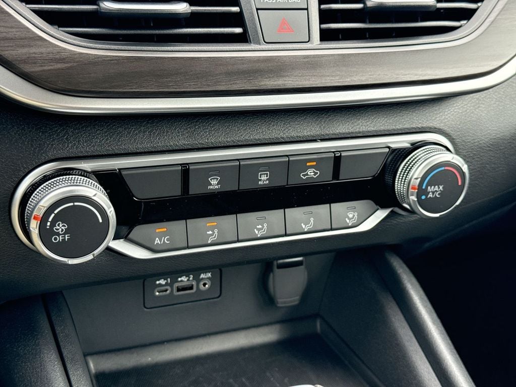 New 2026 Nissan Altima 2.5 SV - photo - 28