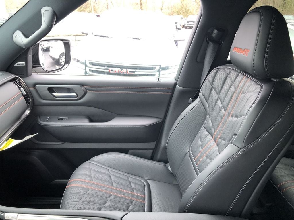 New 2026 Nissan Armada PRO-4X - photo - 32