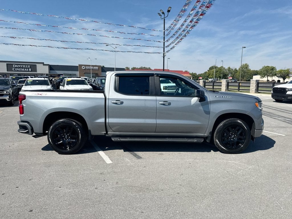Pre-Owned 2024 Chevrolet Silverado 1500 RST - photo - 13