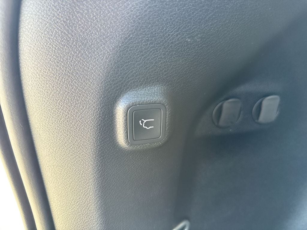 Pre-Owned 2022 Jeep Cherokee Latitude Lux - photo - 17