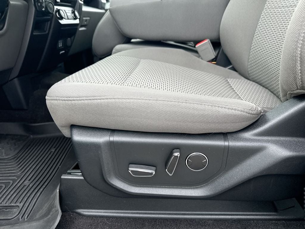 Pre-Owned 2018 Ford F-150 XLT - photo - 13