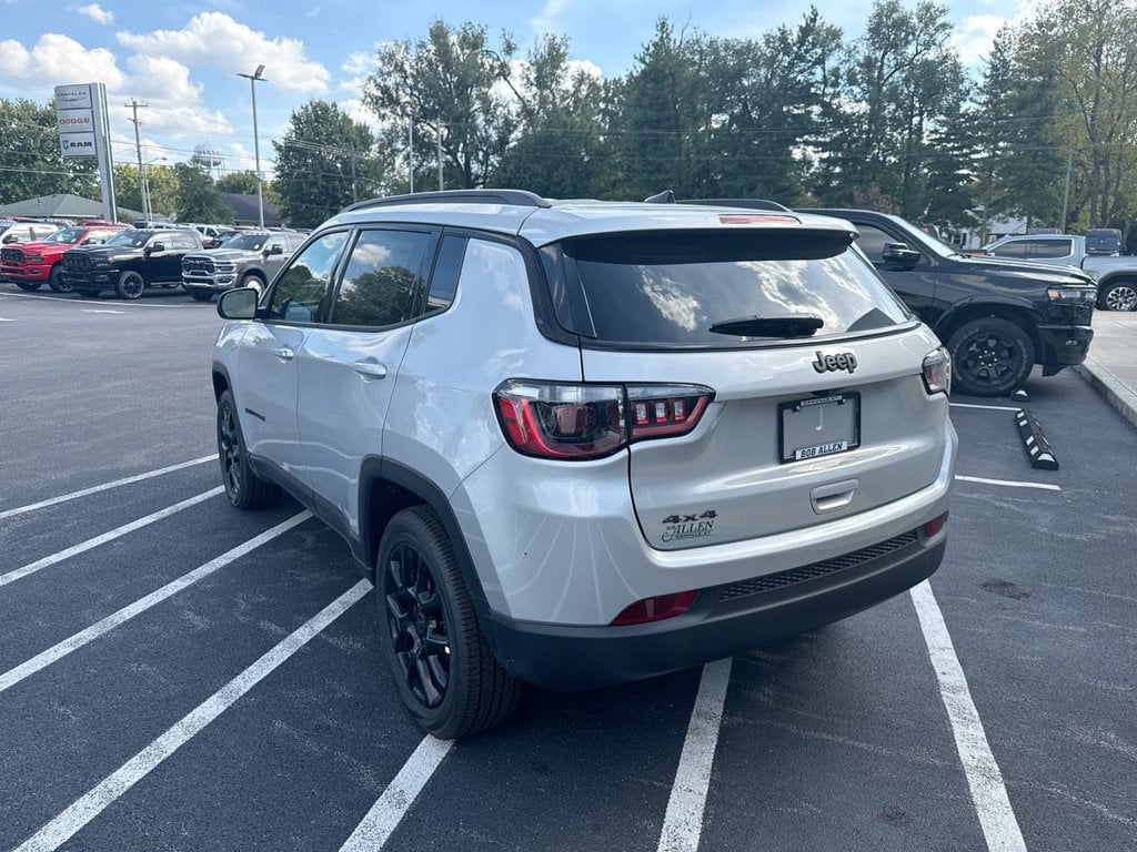 New 2026 Jeep Compass Latitude - photo - 11