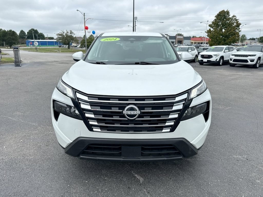 Pre-Owned 2024 Nissan Rogue SV - photo - 15