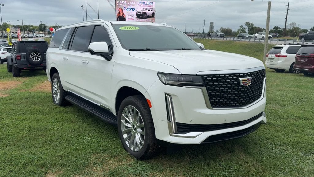 Pre-Owned 2023 Cadillac Escalade ESV Premium - photo - 8