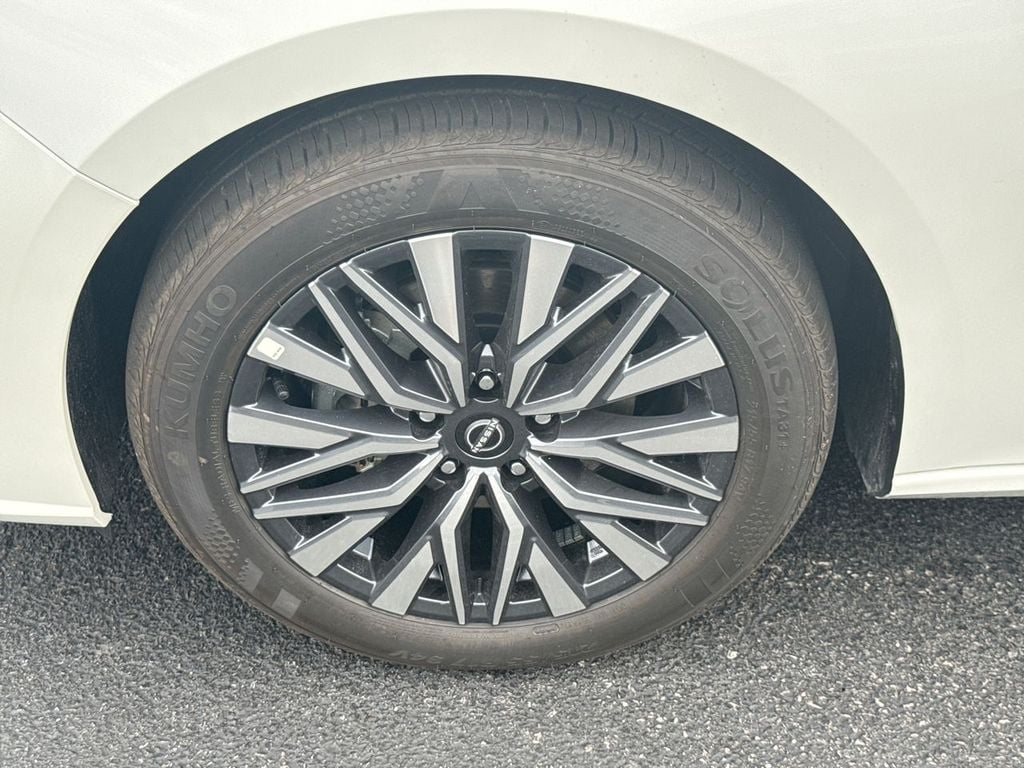 New 2026 Nissan Altima 2.5 SV - photo - 9