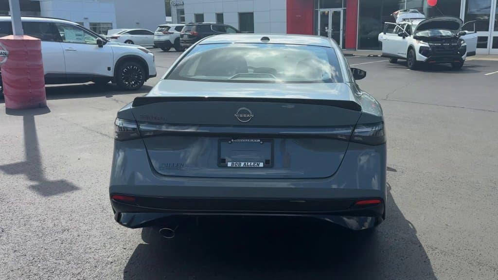 New 2027 Nissan Sentra SR - photo - 5