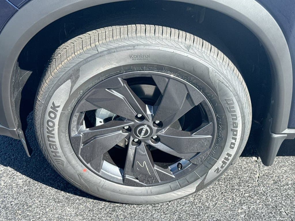 New 2026 Nissan Rogue SV - photo - 9