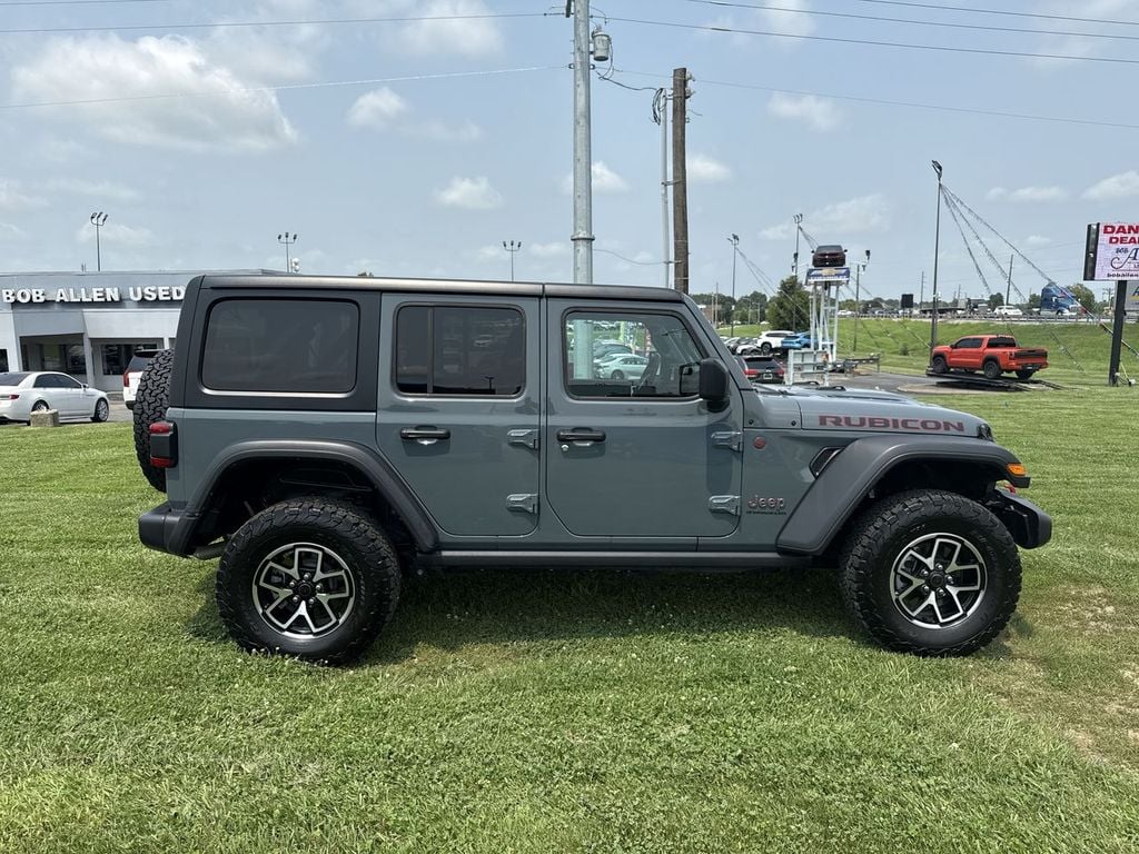 Pre-Owned 2025 Jeep Wrangler Rubicon - photo - 13