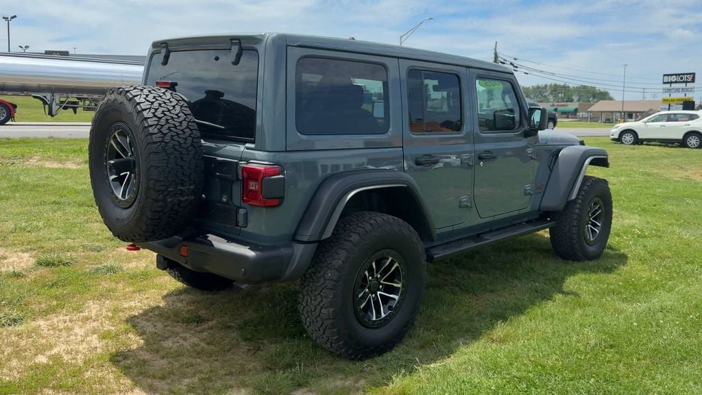 Pre-Owned 2025 Jeep Wrangler Rubicon - photo - 6