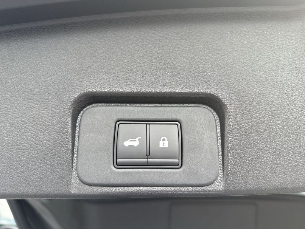 New 2026 Nissan Rogue SV - photo - 17