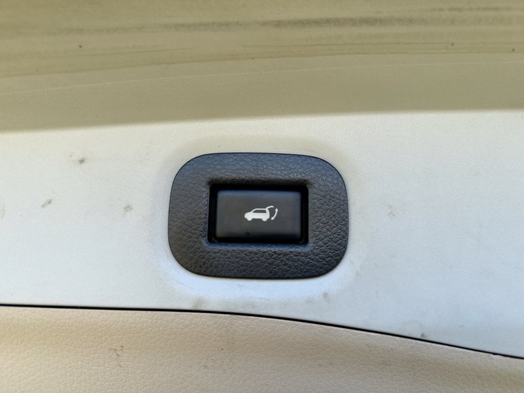 Pre-Owned 2017 Nissan Rogue SL - photo - 9