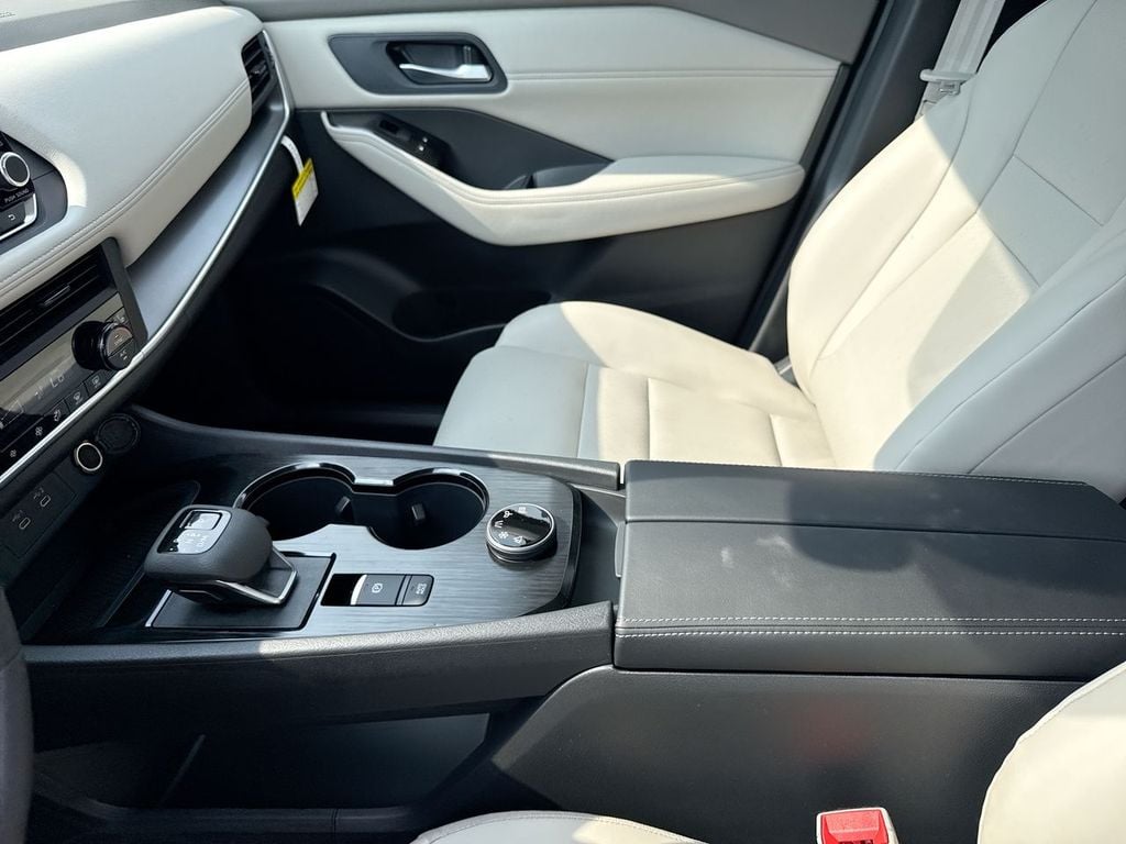 New 2026 Nissan Rogue Dark Armor - photo - 25