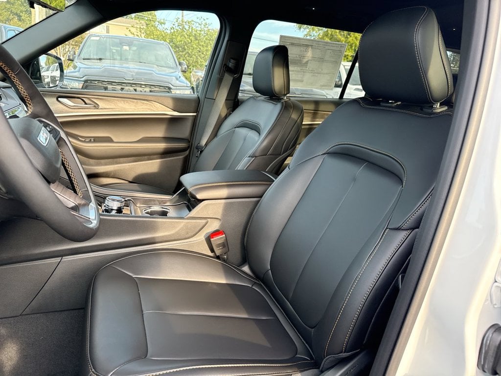 New 2026 Jeep Grand Cherokee L - photo - 22