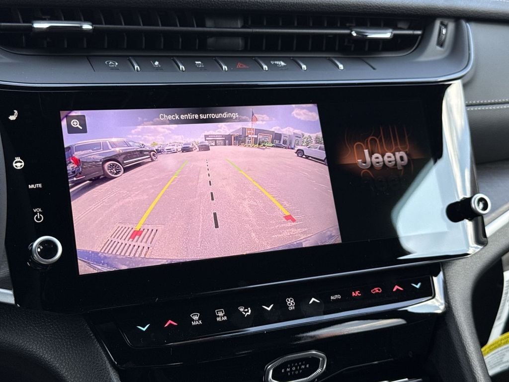 New 2026 Jeep Grand Cherokee Altitude - photo - 28