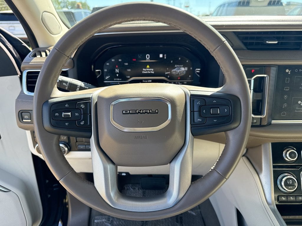 Pre-Owned 2023 GMC Yukon XL Denali - photo - 25