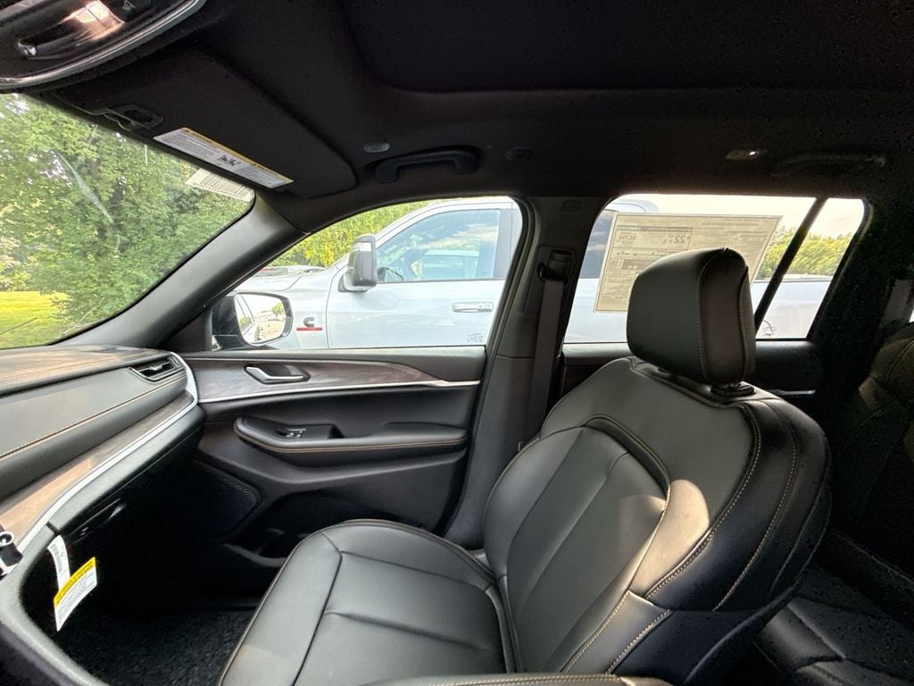 New 2026 Jeep Grand Cherokee - photo - 31